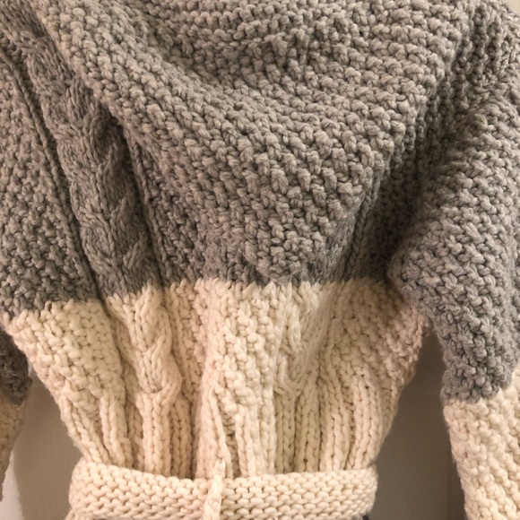 Handmade Ecuadorian Wool Sweater Jacket. - Picture 5 of 15